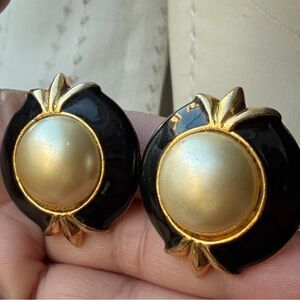 CAROLEE | Vintage | Carolee Couture Large Black Enamel Pearl Clip On Earrings